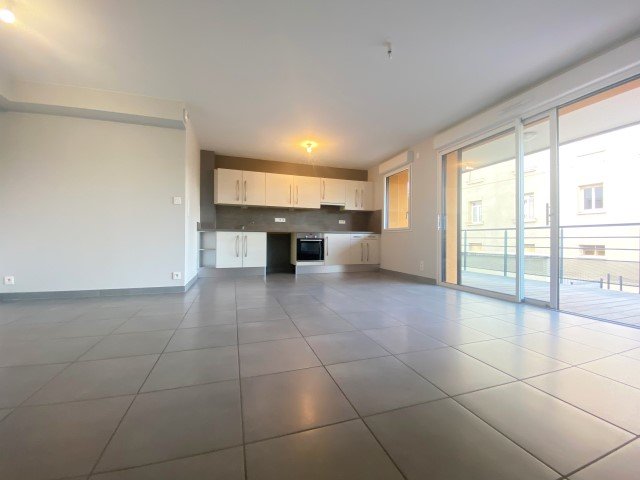 APPARTEMENT T2 A LOUER - MONTBRISON - 51.89 m2 - 650 &euro; charges comprises par mois