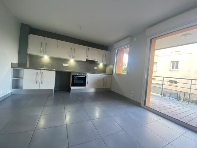 APPARTEMENT T2 A LOUER - MONTBRISON - 51.89 m2 - 650 &euro; charges comprises par mois