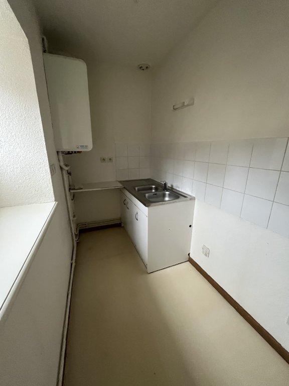 APPARTEMENT T2 A LOUER - MONTBRISON - 46.6 m2 - 420 &euro; charges comprises par mois