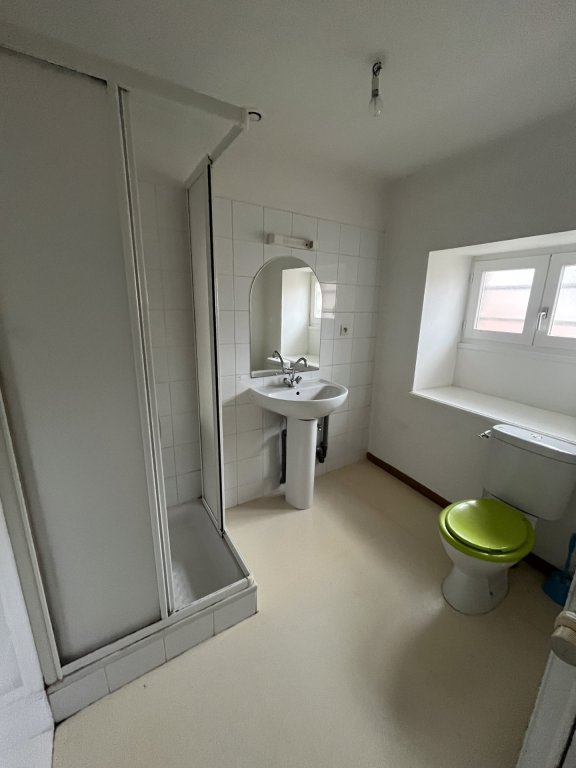 APPARTEMENT T2 A LOUER - MONTBRISON - 46.6 m2 - 420 &euro; charges comprises par mois