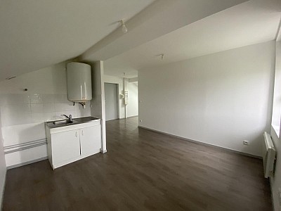 APPARTEMENT T2 A LOUER - MONTROND LES BAINS - 33.71 m2 - 415 &euro; charges comprises par mois