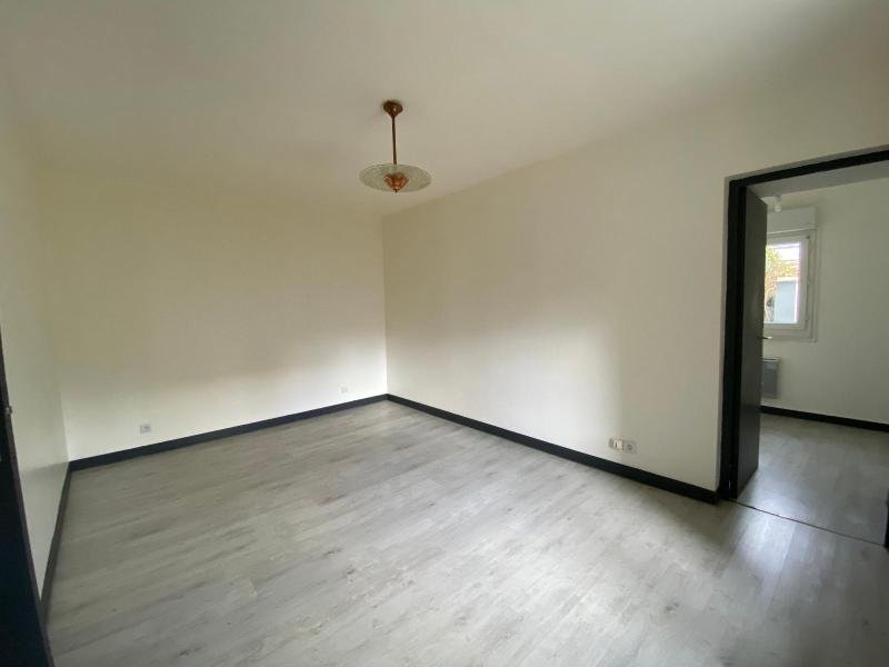 APPARTEMENT T2 A LOUER - MONTROND LES BAINS - 52.55 m2 - 520 &euro; charges comprises par mois