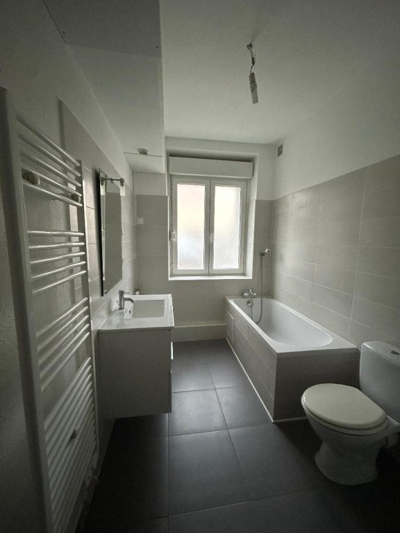 APPARTEMENT T2 A LOUER - MONTROND LES BAINS - 52.55 m2 - 520 &euro; charges comprises par mois