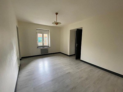 APPARTEMENT T2 A LOUER - MONTROND LES BAINS - 52.55 m2 - 520 € charges comprises par mois