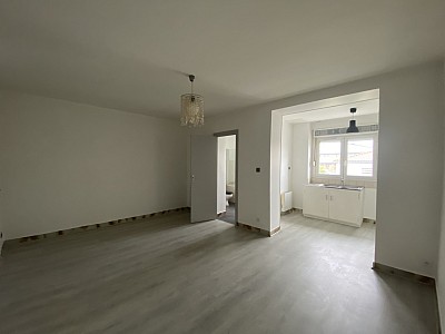 APPARTEMENT T2 A LOUER - MONTROND LES BAINS - 40.7 m2 - 470 € charges comprises par mois