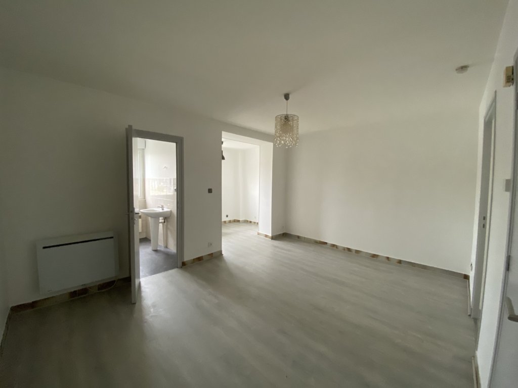 APPARTEMENT T2 A LOUER - MONTROND LES BAINS - 40.7 m2 - 470 &euro; charges comprises par mois