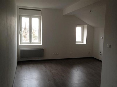 APPARTEMENT T2 A LOUER - MONTROND LES BAINS - 33.71 m2 - 415 &euro; charges comprises par mois