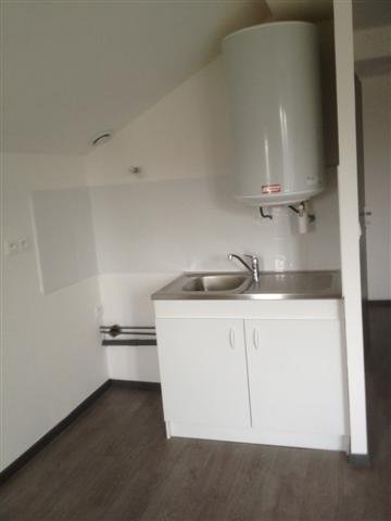 APPARTEMENT T2 A LOUER - MONTROND LES BAINS - 33.71 m2 - 415 &euro; charges comprises par mois