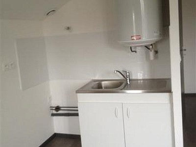 APPARTEMENT T2 A LOUER - MONTROND LES BAINS - 33.71 m2 - 415 &euro; charges comprises par mois