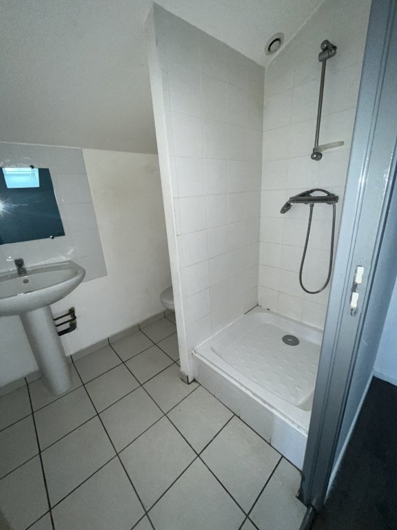 APPARTEMENT T2 A LOUER - MONTROND LES BAINS - 33.71 m2 - 415 &euro; charges comprises par mois
