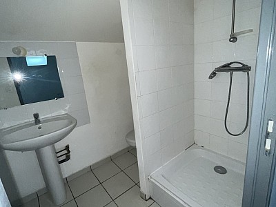 APPARTEMENT T2 A LOUER - MONTROND LES BAINS - 33.71 m2 - 415 &euro; charges comprises par mois