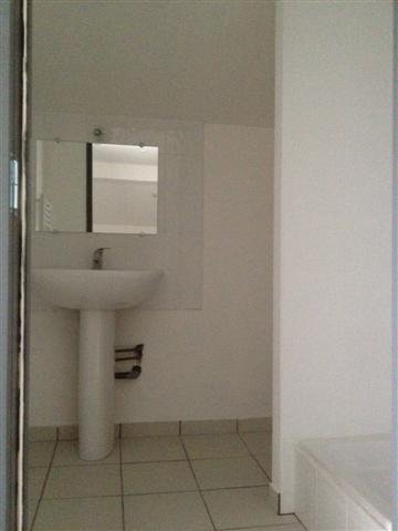 APPARTEMENT T2 A LOUER - MONTROND LES BAINS - 33.71 m2 - 415 &euro; charges comprises par mois