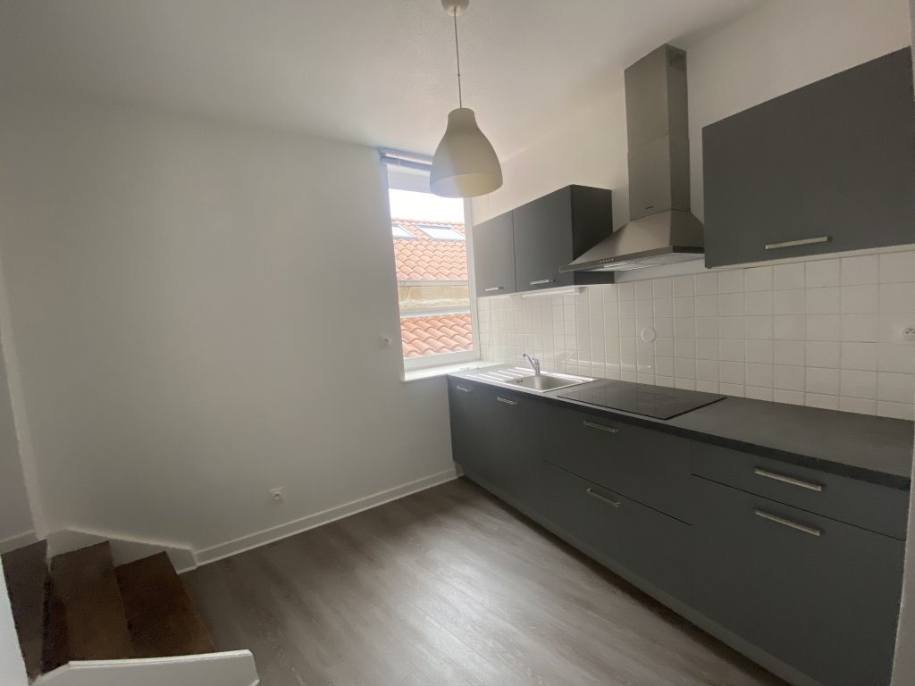 APPARTEMENT T2 A LOUER - SAVIGNEUX - 41.38 m2 - 450 &euro; charges comprises par mois