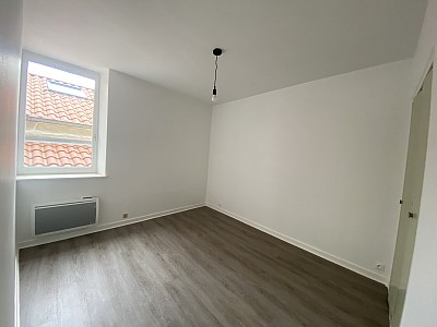 APPARTEMENT T2 A LOUER - SAVIGNEUX - 41.38 m2 - 450 € charges comprises par mois