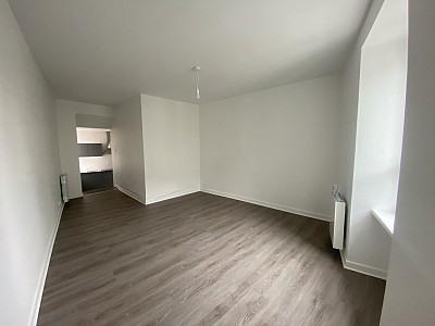 APPARTEMENT T2 A LOUER - SAVIGNEUX - 41.38 m2 - 450 € charges comprises par mois