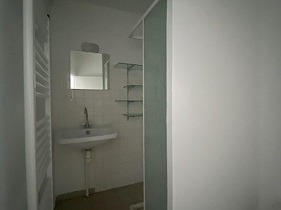 APPARTEMENT T2 A LOUER - SAVIGNEUX - 41.38 m2 - 450 € charges comprises par mois