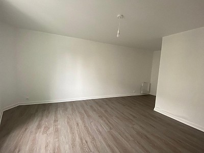 APPARTEMENT T2 A LOUER - SAVIGNEUX - 41.38 m2 - 450 € charges comprises par mois