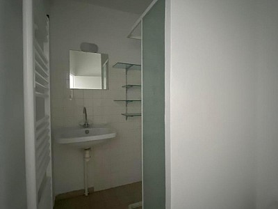 APPARTEMENT T2 A LOUER - SAVIGNEUX - 41.38 m2 - 450 € charges comprises par mois