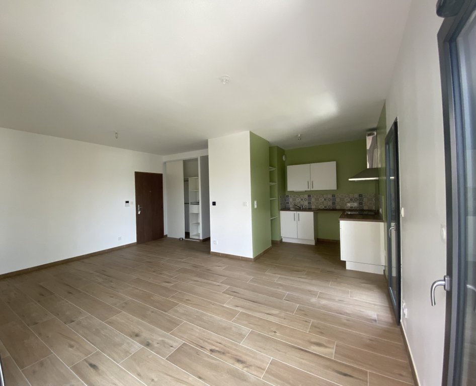 APPARTEMENT T2 A LOUER - SAVIGNEUX - 51.62 m2 - 698 &euro; charges comprises par mois