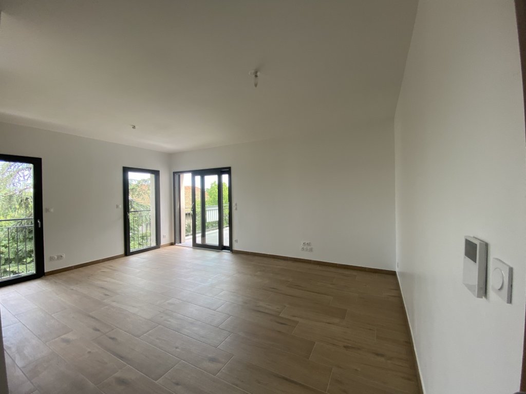 APPARTEMENT T2 A LOUER - SAVIGNEUX - 51.62 m2 - 698 &euro; charges comprises par mois