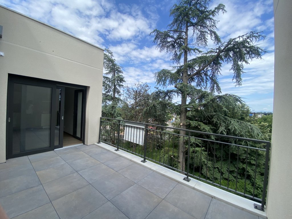 APPARTEMENT T2 A LOUER - SAVIGNEUX - 51.62 m2 - 698 &euro; charges comprises par mois