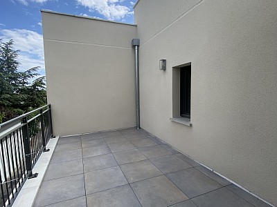 APPARTEMENT T2 A LOUER - SAVIGNEUX - 51.62 m2 - 698 &euro; charges comprises par mois