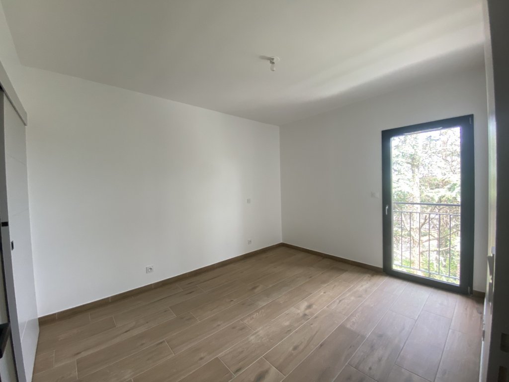 APPARTEMENT T2 A LOUER - SAVIGNEUX - 51.62 m2 - 698 &euro; charges comprises par mois