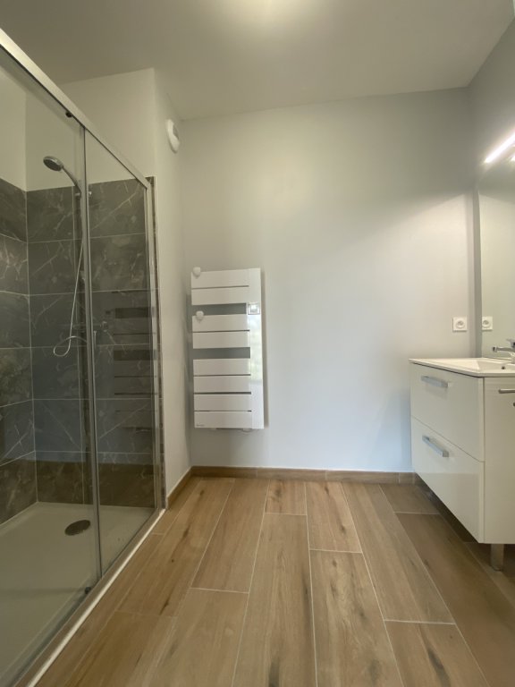 APPARTEMENT T2 A LOUER - SAVIGNEUX - 51.62 m2 - 698 &euro; charges comprises par mois