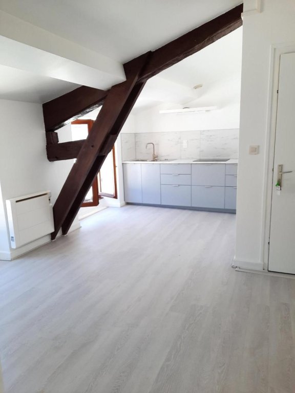 APPARTEMENT T2 A LOUER - ST SYMPHORIEN SUR COISE - 35.3 m2 - 375 &euro; charges comprises par mois