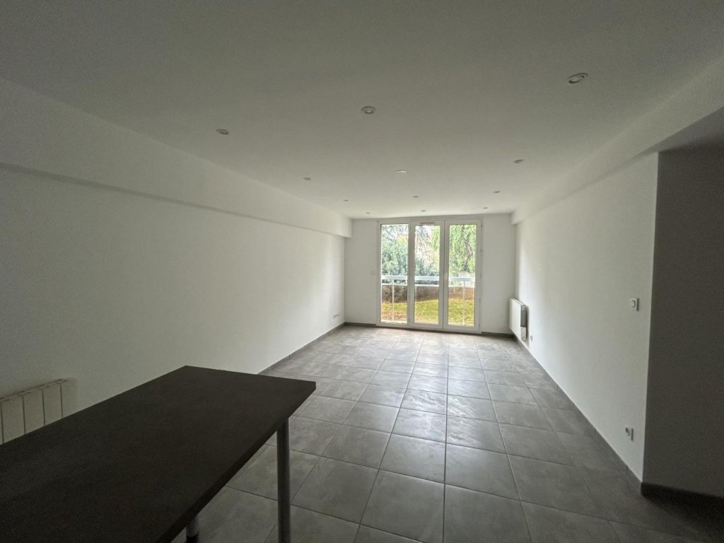 APPARTEMENT T3 A LOUER - ANDREZIEUX BOUTHEON - 68.6 m2 - 709 &euro; charges comprises par mois