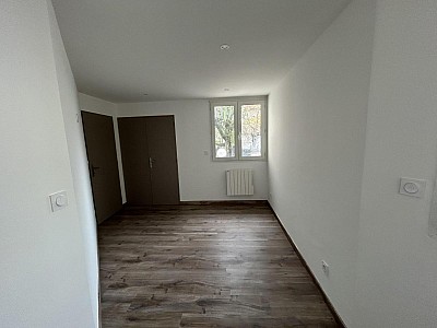 APPARTEMENT T3 A LOUER - ANDREZIEUX BOUTHEON - 68.6 m2 - 709 &euro; charges comprises par mois