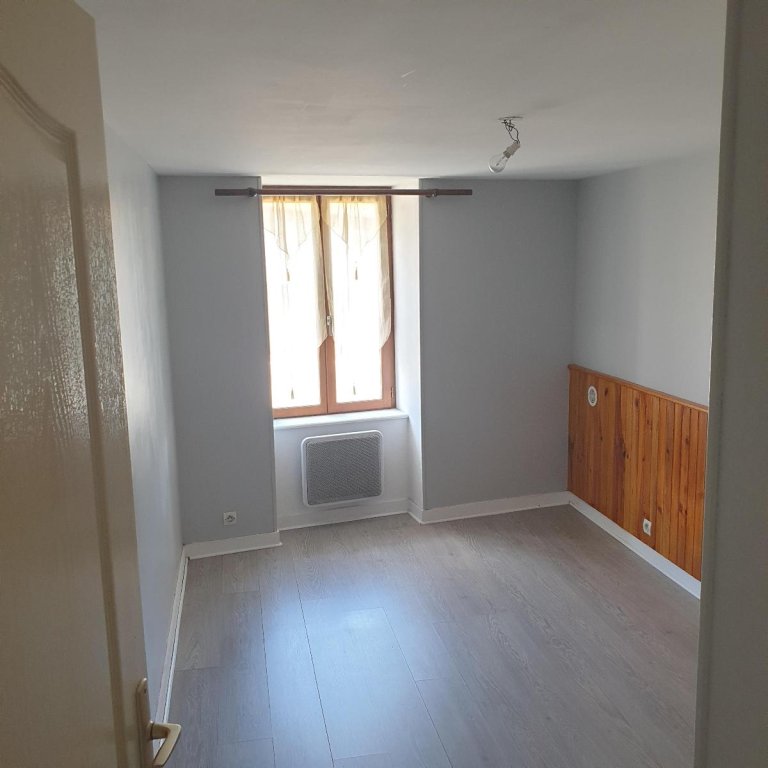 APPARTEMENT T3 A LOUER - BARD - 64.1 m2 - 550 &euro; charges comprises par mois