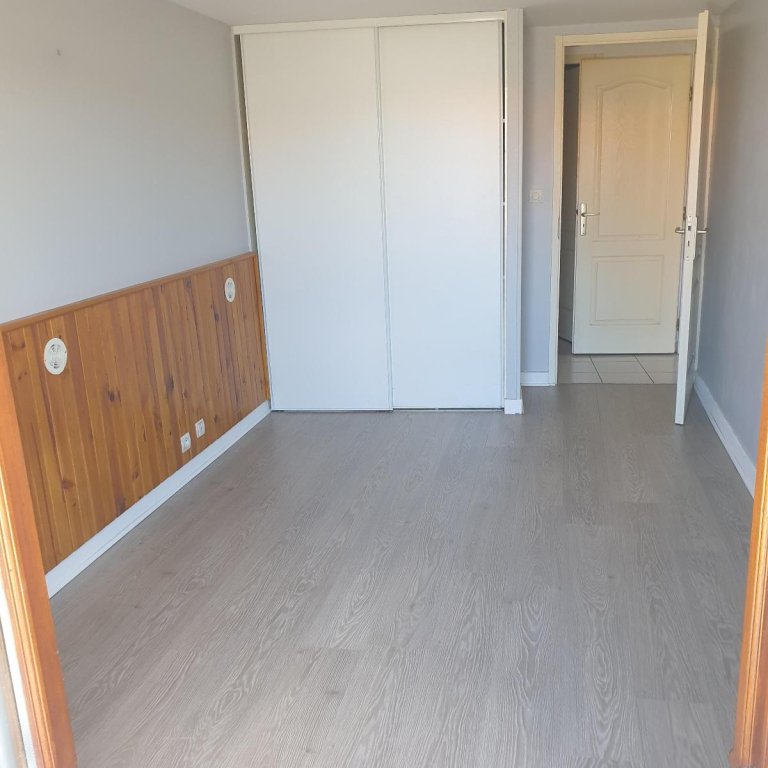 APPARTEMENT T3 A LOUER - BARD - 64.1 m2 - 550 &euro; charges comprises par mois