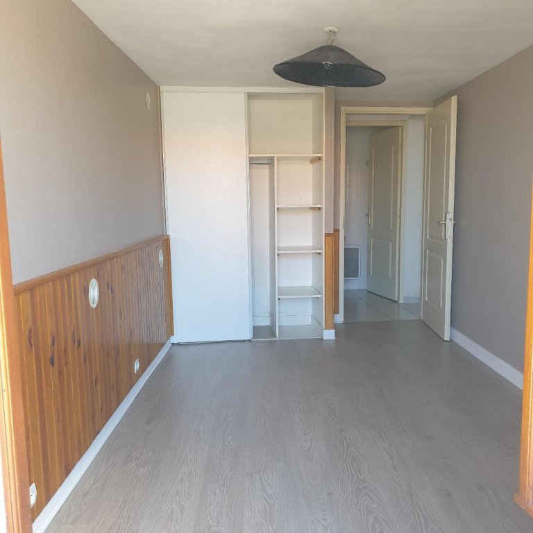 APPARTEMENT T3 A LOUER - BARD - 64.1 m2 - 550 &euro; charges comprises par mois