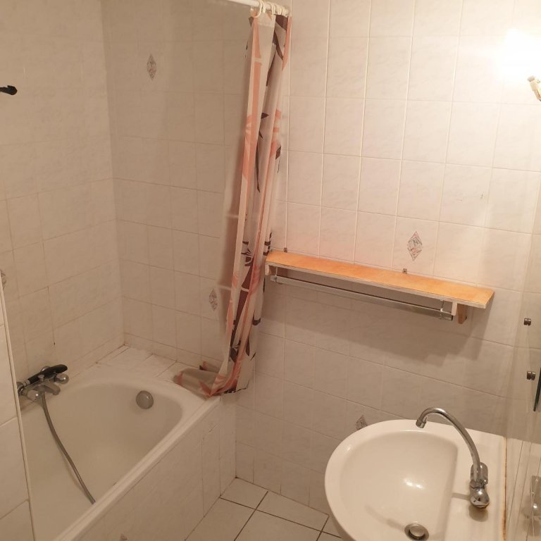APPARTEMENT T3 A LOUER - BARD - 64.1 m2 - 550 &euro; charges comprises par mois