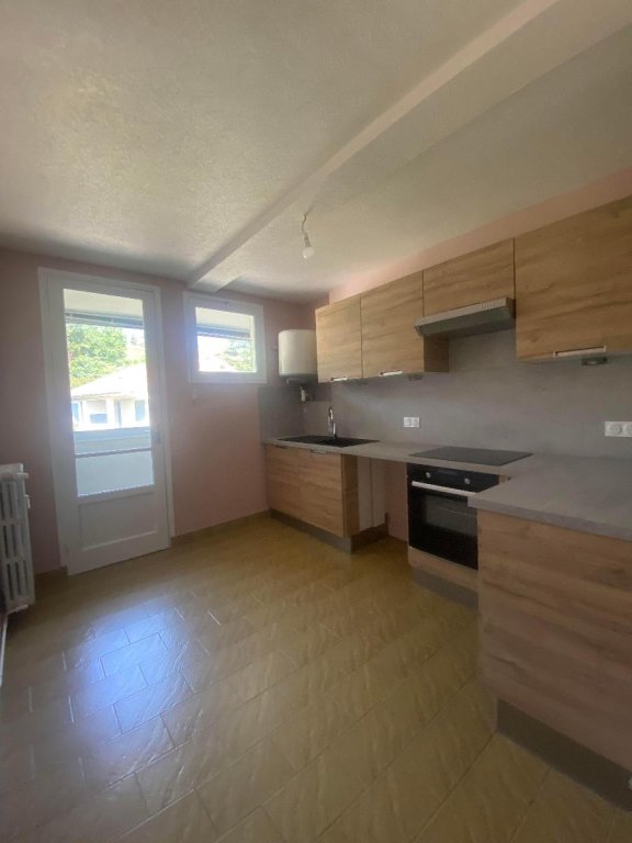 APPARTEMENT T3 A LOUER - BOEN - 53.31 m2 - 585 &euro; charges comprises par mois
