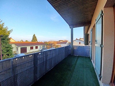 APPARTEMENT T3 A LOUER - CHAMPDIEU - 77.82 m2 - 683 &euro; charges comprises par mois