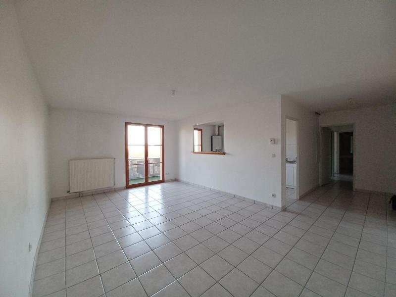 APPARTEMENT T3 A LOUER - CHAMPDIEU - 77.82 m2 - 683 &euro; charges comprises par mois