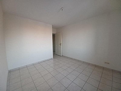 APPARTEMENT T3 A LOUER - CHAMPDIEU - 77.82 m2 - 683 &euro; charges comprises par mois