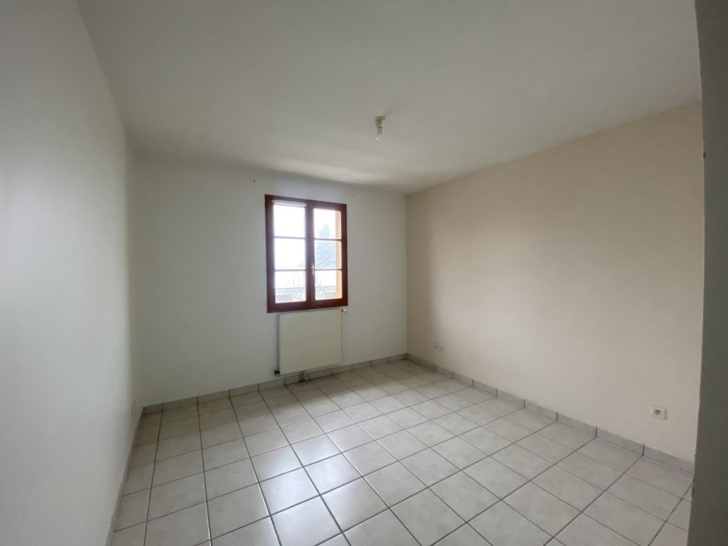 APPARTEMENT T3 A LOUER - CHAMPDIEU - 77.82 m2 - 683 &euro; charges comprises par mois