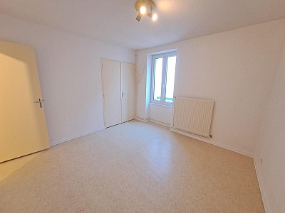APPARTEMENT T3 A LOUER - CHAZELLES SUR LYON - 67.67 m2 - 510 € charges comprises par mois