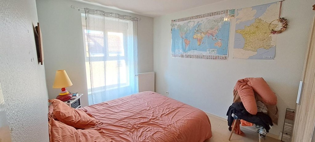 APPARTEMENT T3 A LOUER - CHAZELLES SUR LYON - 70 m2 - 520 &euro; charges comprises par mois
