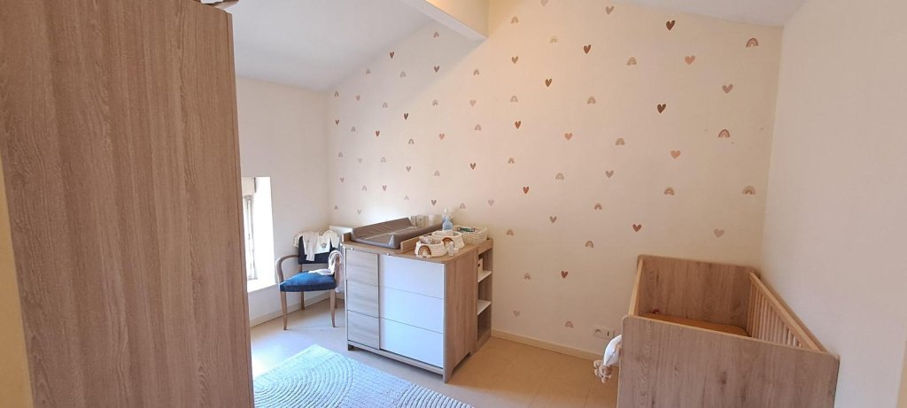 APPARTEMENT T3 A LOUER - CHAZELLES SUR LYON - 70 m2 - 520 &euro; charges comprises par mois