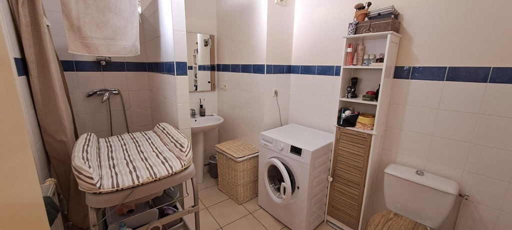 APPARTEMENT T3 A LOUER - CHAZELLES SUR LYON - 70 m2 - 520 &euro; charges comprises par mois