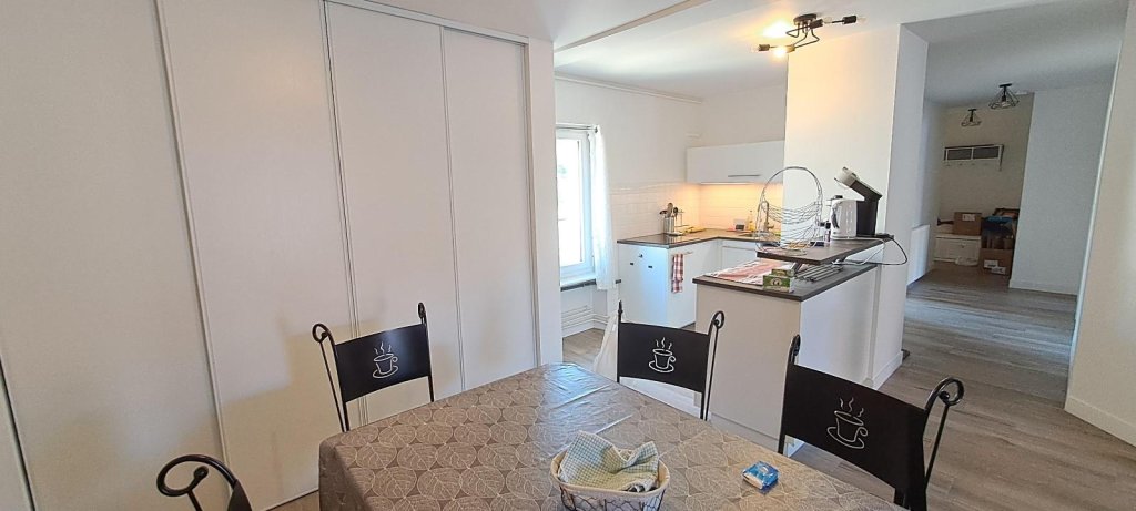 APPARTEMENT T3 A LOUER - CHAZELLES SUR LYON - 82.4 m2 - 610 &euro; charges comprises par mois