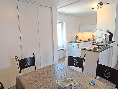 APPARTEMENT T3 A LOUER - CHAZELLES SUR LYON - 82.4 m2 - 610 € charges comprises par mois