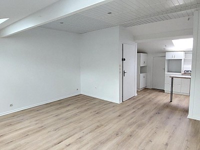 APPARTEMENT T3 A LOUER - CHAZELLES SUR LYON - 68.69 m2 - 620 € charges comprises par mois