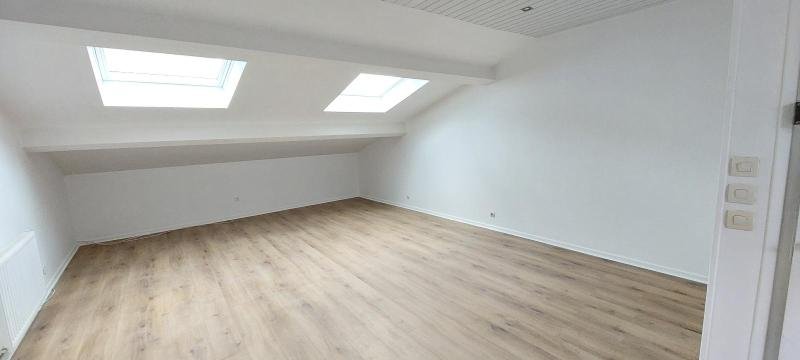 APPARTEMENT T3 A LOUER - CHAZELLES SUR LYON - 68.69 m2 - 620 &euro; charges comprises par mois