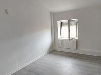 APPARTEMENT T3 A LOUER - CHAZELLES SUR LYON - 68.69 m2 - 620 € charges comprises par mois