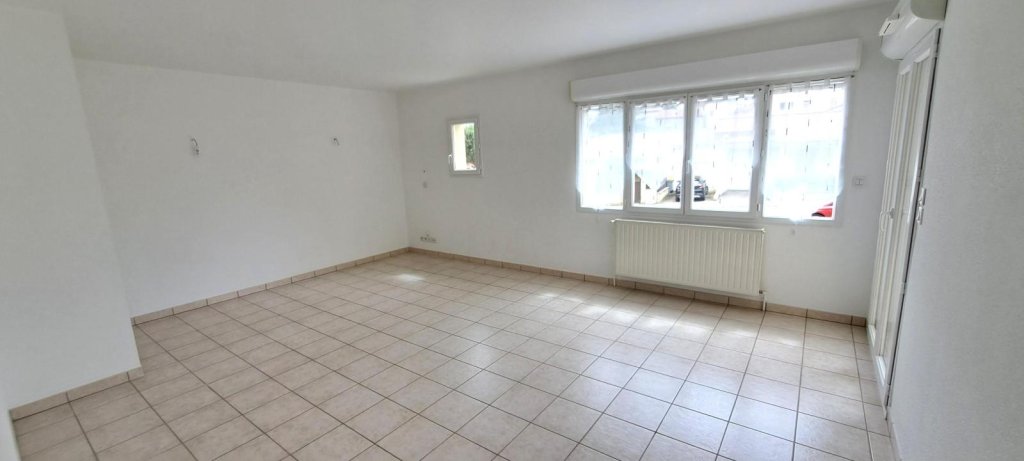 APPARTEMENT T3 A LOUER - CHAZELLES SUR LYON - 82.29 m2 - 717 &euro; charges comprises par mois